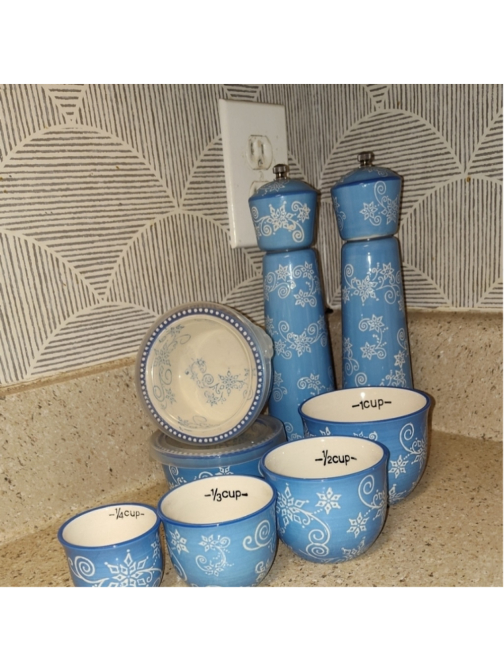 Temp-rations Light Blue Snowflake Pattern Set - Picture 2 of 8